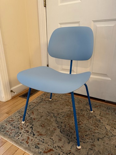Eames molded plastic - molded, dining